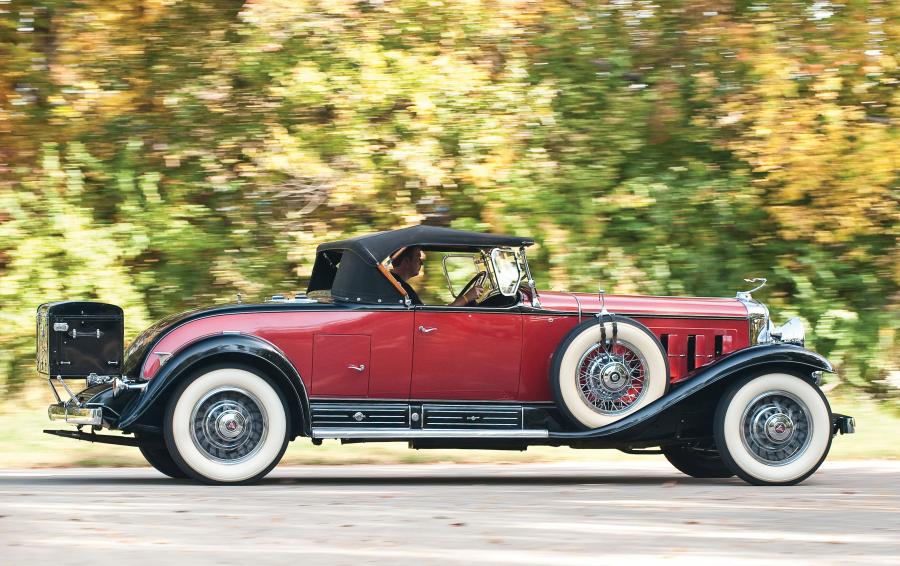  Cadillac Sixteen Roadster by Fleetwood 1930 года  (фото 2 из 19)